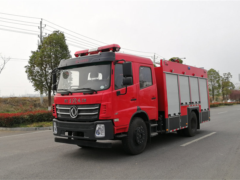 東風(fēng)5.5噸水罐消防車
