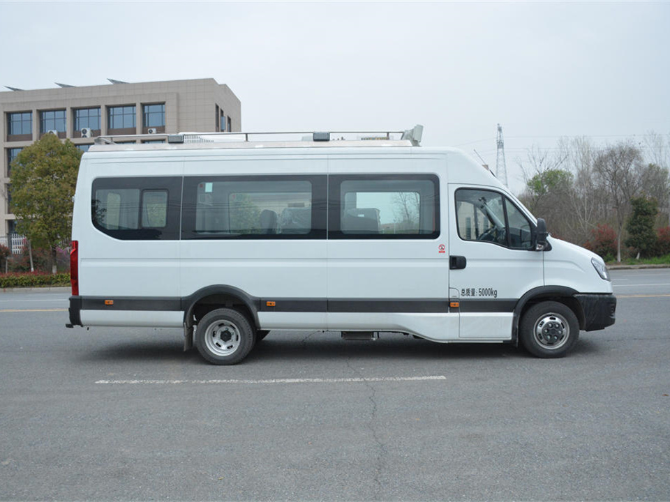 依維柯指揮車