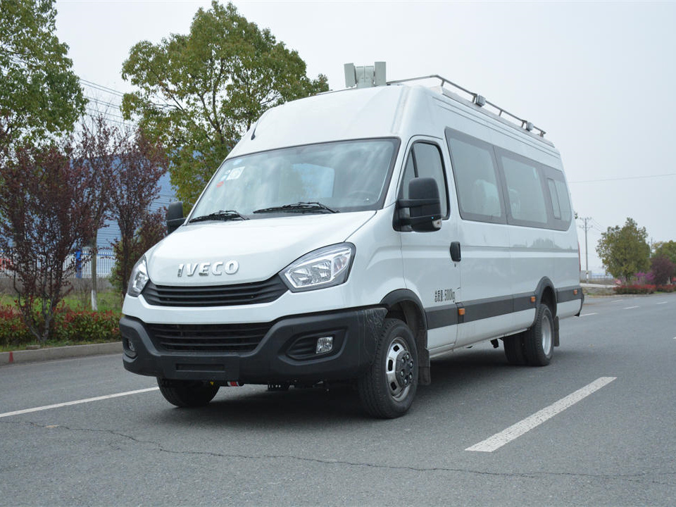 依維柯指揮車