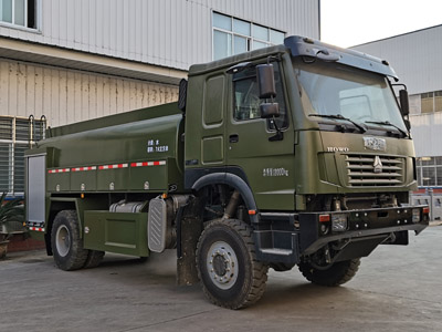 森林四驅重汽單排7.6噸供水車
